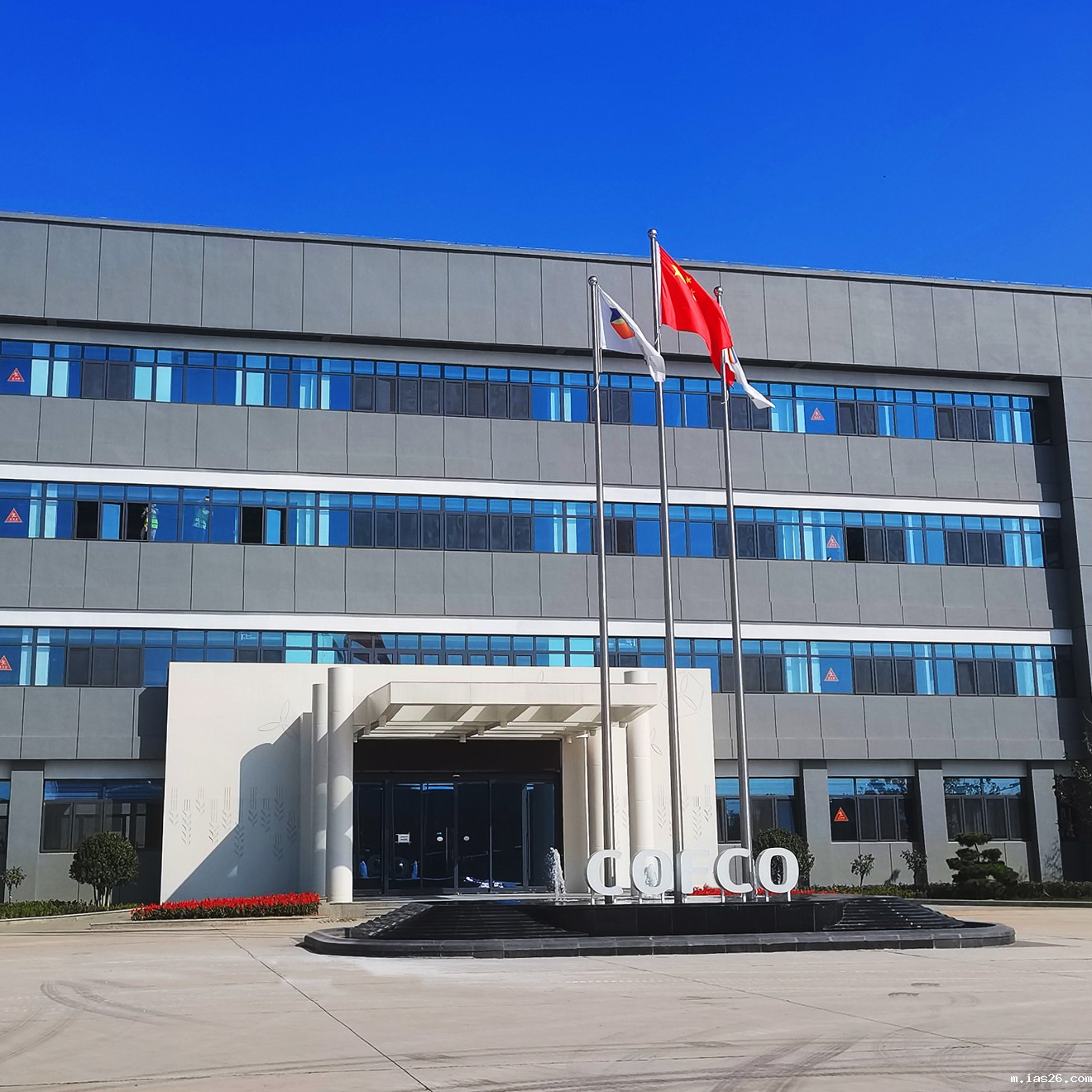 中粮面业（潍坊）公司办公楼门面设计施工